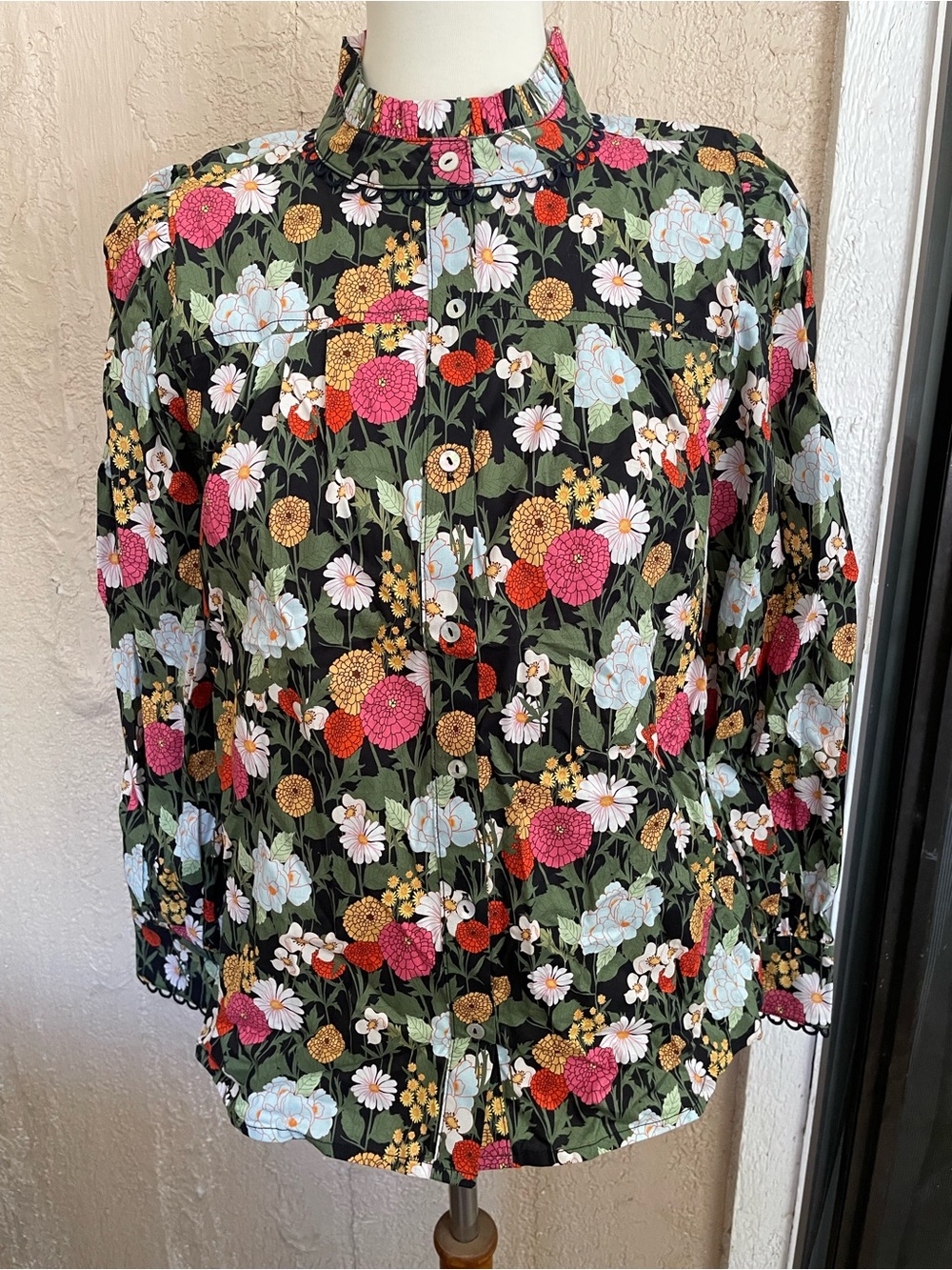 Jodifl Zinnias High-Neck Blouse in Black and Pink
